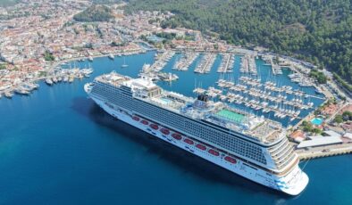 “Aroya” kruvaziyeri Marmaris’e 2 bin 667 turist getirdi
