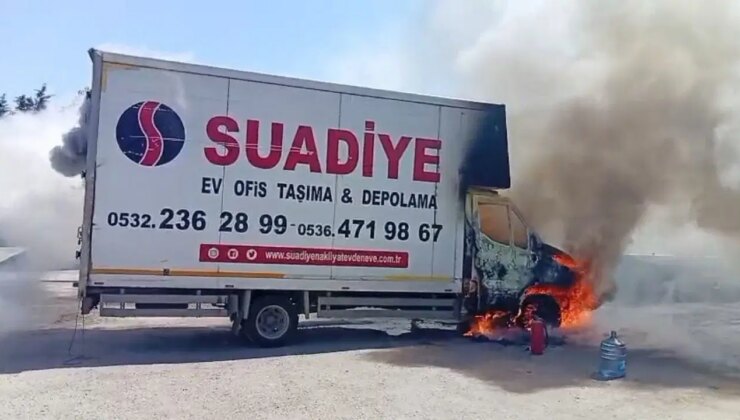 Ataşehir’de park halindeki kamyonet alev alev yandı
