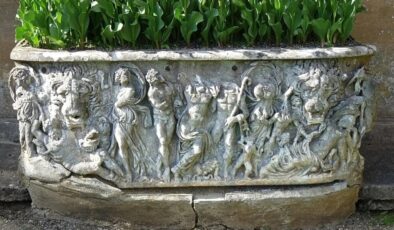 Bahçede 200 yıl boyunca saksı olarak kullanıldı, 1700 yıllık tarihi eser çıktı