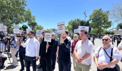 Beyazıt Meydanı’nda kruvaziyer gemisi protesto edildi