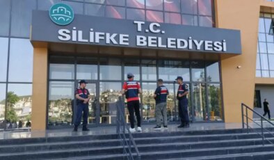 CHP’li Silifke Belediyesi’ne operasyon: Başkan Yardımcısı Yörükçü de gözaltına alındı