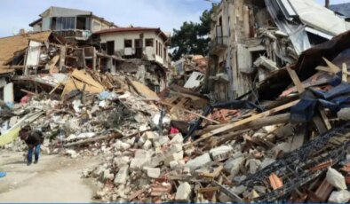 Depremde yıkılan Ermeç Apartmanı davasında dosya yeniden bilirkişiye gönderildi