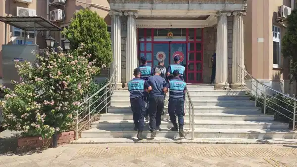 Didim’de 16 kaçak göçmen ve 2 organizatör şüphelisi yakalandı