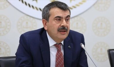 Eğitim Sen, Milli Eğitim Bakanı Yusuf Tekin’in üç yıllık görev süresini değerlendirdi: Koyu bir karanlık