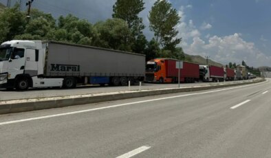Esendere Sınır Kapısı’nda 3 kilometrelik TIR kuyruğu