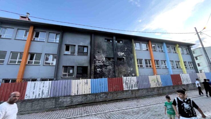 Esenyurt’ta ilkokulda yangın
