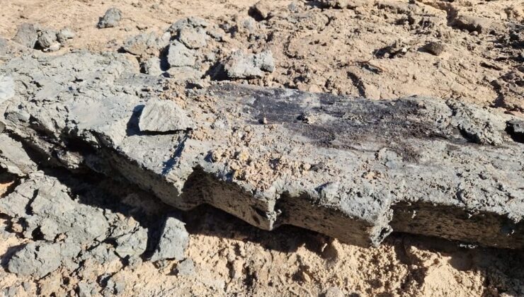 Evlerinin önünden hazine çıktı: Vikinglere ait olabilir