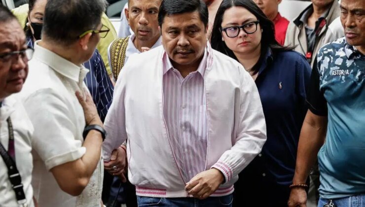 Filipinler’de yolsuzluk soruşturması: Eski devlet başkanının oğlu teslim oldu