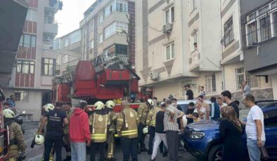 Gaziosmanpaşa’da 4 katlı binada korkutan yangın