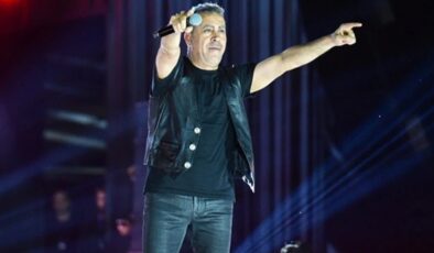 Haluk Levent, konser sırasında rahatsızlandı