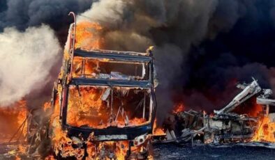 İngiltere’de onlarca çift katlı otobüs kundaklandı
