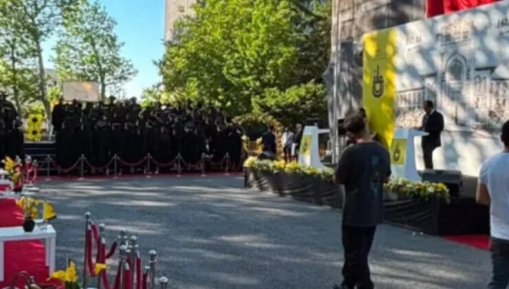 İstanbul Erkek Lisesi’nde öğrenciler müdüre sırt döndü: Tören iptal edildi