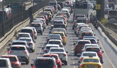 İstanbul’da haftanın ilk iş gününde trafik yoğunluğu