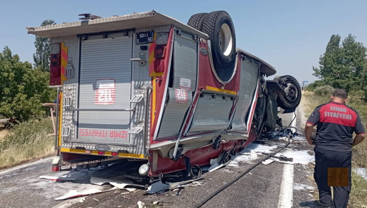 İzmir’de kaza ihbarına giden itfaiye aracı devrildi