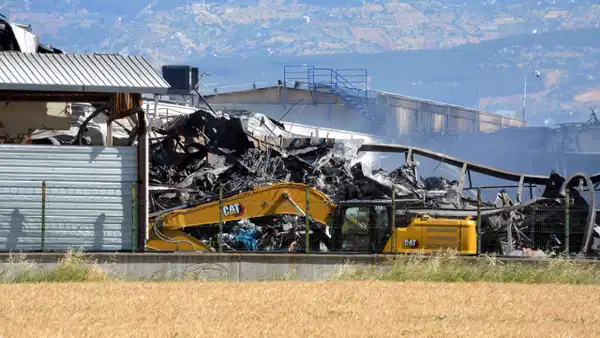 Kahramanmaraş’ta tekstil fabrikasında yangın: Hasar, gün ağarınca ortaya çıktı