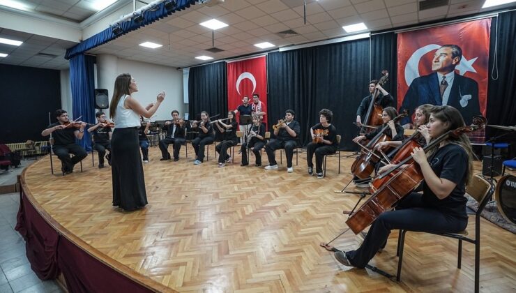 Liseliden Milli Takım’a marş: ‘Bizim Çocuklar’ birinci seçildi