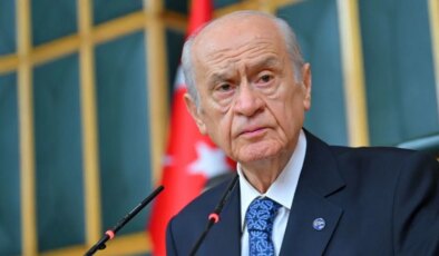 MHP lideri Bahçeli, Özel’i ‘CHP’nin önünde iki yol var’ diye uyardı