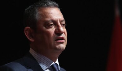 Özgür Özel: ‘Büyük şair Nazım Hikmet’i vefatının 63’üncü yılında saygı ve rahmetle anıyorum’