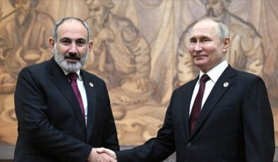 Paşinyan’dan Putin’e Rusya Günü kutlaması