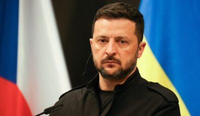 Polonya, Zelensky’ye verdiği en yüksek devlet nişanını geri aldı