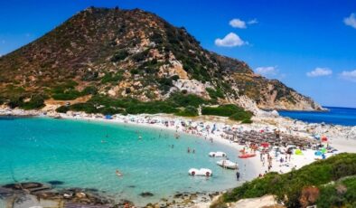 Popüler tatil cennetinde plaj keyfine “yaş” sınırı: Şemsiye yasaklandı