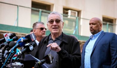 Robert De Niro’dan Trump’a: Kapa çeneni