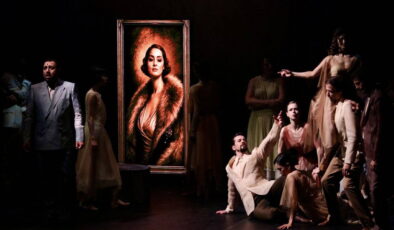 Sabahattin Ali’nin ‘Kürk Mantolu Madonna’sı müzikal drama olarak sahnelendi