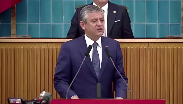 Seçilmiş CHP yönetiminde ‘mutlak butlan’ sonrası ilk grup toplantısı! Özgür Özel kürsüde: İşte ilk sözleri…