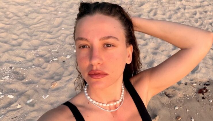 Serenay Sarıkaya sezonu açtı! Anne-kız tatile çıktılar