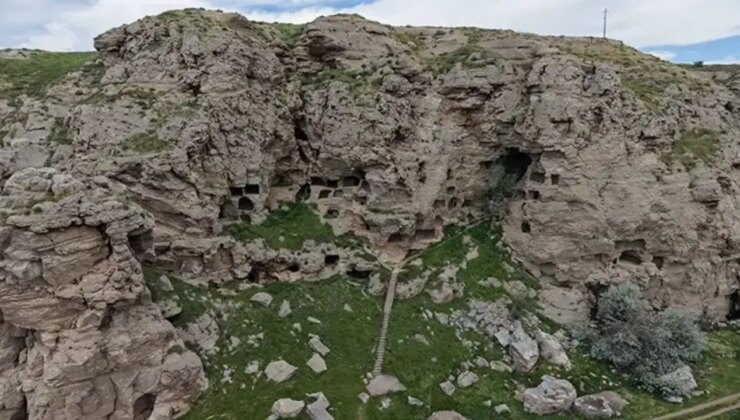 Sivas’taki 3 bin 200 yıllık ‘apartman’ zamana meydan okuyor
