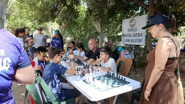 Yüzlerce çocuk hem eğlendi hem öğrendi