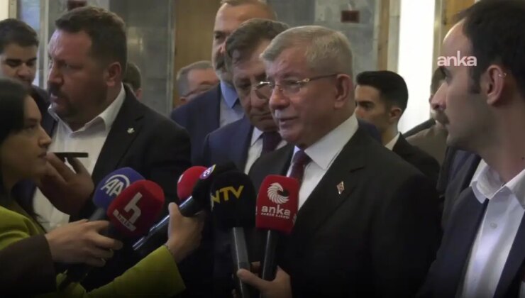 Ahmet Davutoğlu: Yeni parti kuruluyorsa, bize ‘hayırlı olsun’ demek düşer