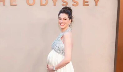 Anne Hathaway’den 43 yaşında sürpriz hamilelik itirafı: ‘Hamile kız kardeşlerim her an güçlü ve zarif gözükmek zorunda değilsiniz’
