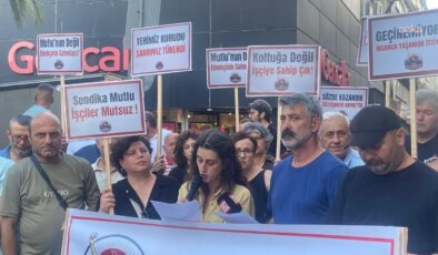 Atakum Belediyesi işçileri, ödenmeyen ücretleri nedeniyle Genel-İş Sendikası’nı protesto etti