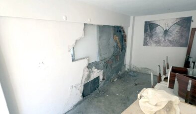 Avcılar’da mikser hortumu bitişikteki evin duvarını deldi: Salon betonla doldu
