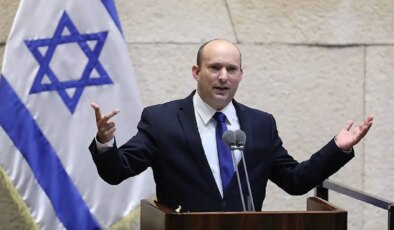Bennett’ten Netanyahu’ya sert sözler: Aşırı sağcı bakanların esiri oldu