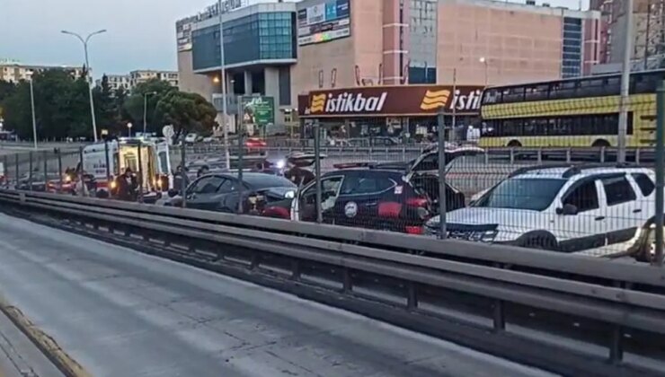 Beylikdüzü’nde 3 araç birbirine girdi: 1 kişi yaralandı
