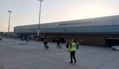 Brüksel’den gelen yolcu uçağı Çanakkale Havalimanı’na iniş yaptı