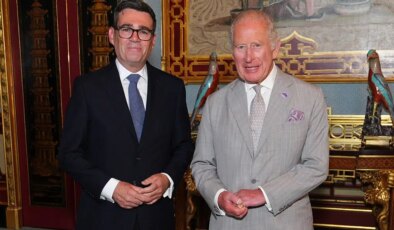 Buckingham Sarayı duyurdu: İngiltere’nin yeni başbakanı Andy Burnham oldu