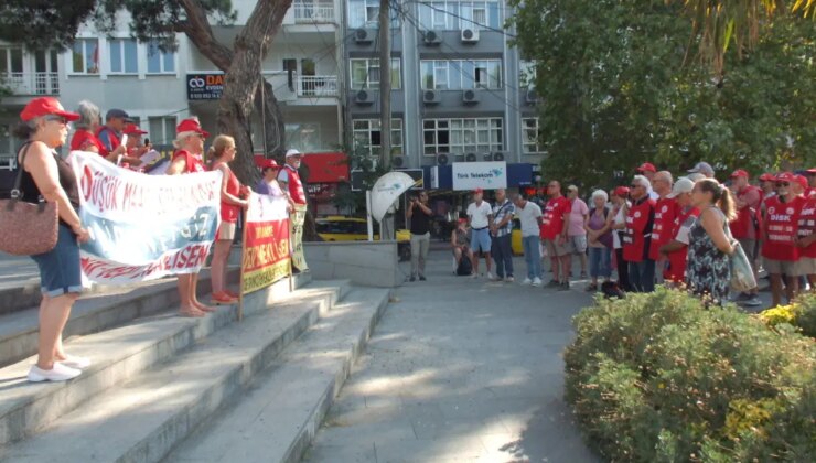 Burhaniye’de ‘Emekli insanca yaşam istiyor’ eylemi