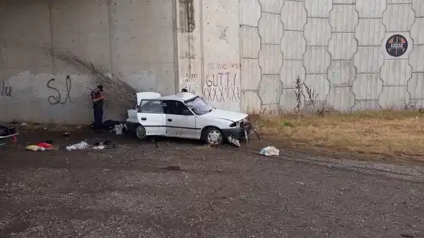 Bursa’da korkunç kaza! Otomobil köprü altındaki beton duvara çarptı: 3 ölü 2 yaralı