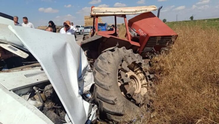 Çankırı’da otomobil park halindeki traktöre çarptı: 3 ölü, 1 yaralı