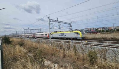 Çerkezköy’de yolcu treni raydan çıktı