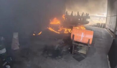 Diyarbakır’da geri dönüşüm fabrikasında yangın