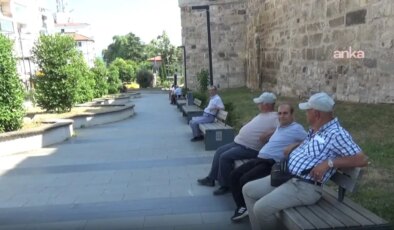 Emeklilerden maaş tepkisi: ’23 bin 552 lira ile geçinmek mümkün değil’