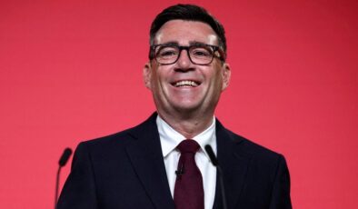 İngiltere yeni başbakanını bekliyor: Andy Burnham İşçi Partisi’nin başına geçti