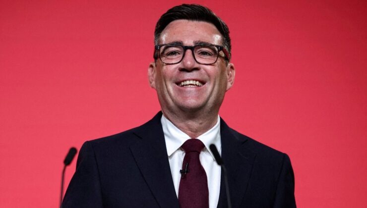 İngiltere yeni başbakanını bekliyor: Andy Burnham İşçi Partisi’nin başına geçti