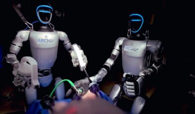 İnsansı robotlar ile canlı denekler üzerinde ameliyat yapıldı