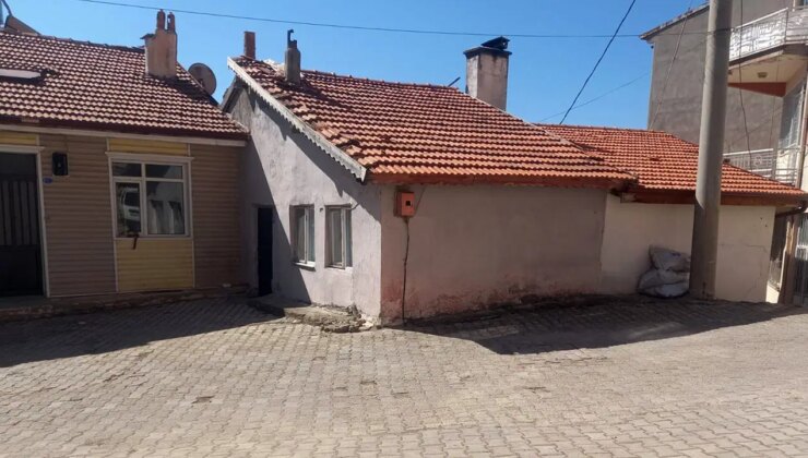 Isparta’da komşu dehşeti: Anne öldü, kızı ağır yaralı!