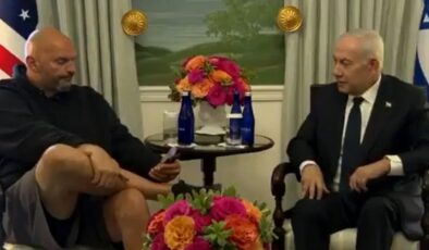 İsrail yanlısı ABD’li senatör görüşmede Netanyahu’nun yüzüne bile bakmadı